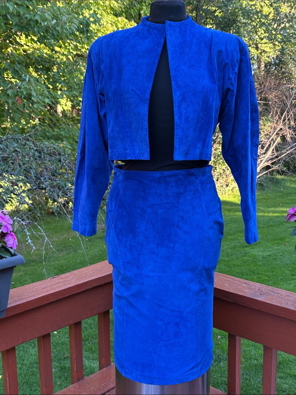 Beautiful vintage blue tannery West genuine suede pencil skirt suit.